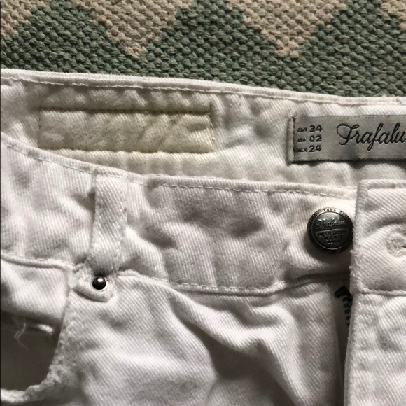 Zara White Denim Shorts - Picture 3 of 3
